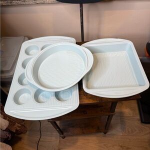 Wilton Texturra Performance Non-Stick Bakeware Set of 3